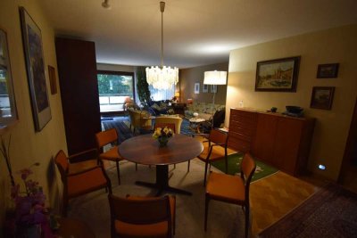 Schöne und gepflegte 4-Raum-Wohnung mit sehr großem Süd-Balkon in Bergisch Gladbach 0175 8264 634