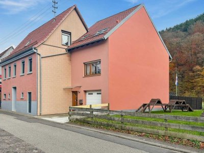 Altbau trifft Moderne: Großzügiges Ein- bis Zweifamilienhaus mit traumhafter Naturkulisse