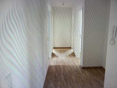 Attraktive 4-Zimmer-EG-Wohnung mit gehobener Innenausstattung mit Terrasse in Schierling