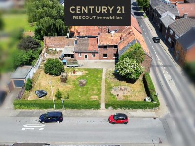 C21- Renovierungsbedürftiges Haus mit alter Stallung auf schönem Eckgrundstück!