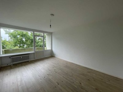 **FRISCH RENOVIERTE 3-ZIMMERWOHNUNG MIT BALKON**
