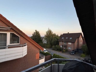 Exklusive, gepflegte 2-Raum-DG-Wohnung mit gehobener Innenausstattung mit Balkon in Bielefeld