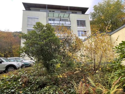 Moderne 2 ZKB-Wohnung mit Lift & EBK in TOP-Lage in Bad Herrenalb, 59qm + 2 Balkone, € 580,- + NK/HZ