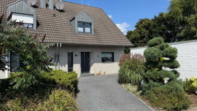 Traumhaftes Doppelhaus mit Pool, Weitblick & hochwertiger mod, Ausstattung - in ruhiger Lage