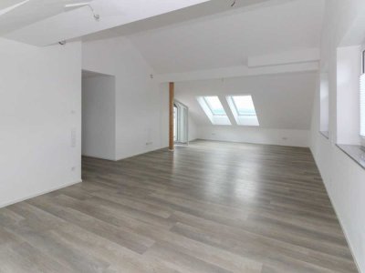 RESERVIERT: Kernsanierte, energieeffiziente Dreizimmerwohnung mit Balkon und Fernblick