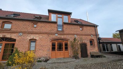 Wohnen auf  dem  Bauernhof 2,5-Zimmer-Wohnung mit luxuriöser Innenausstattung mit EBK