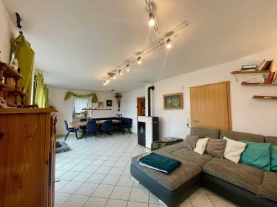 Einfamilienhaus mit Einliegerwohnung mit großem uneinsehbarem Garten