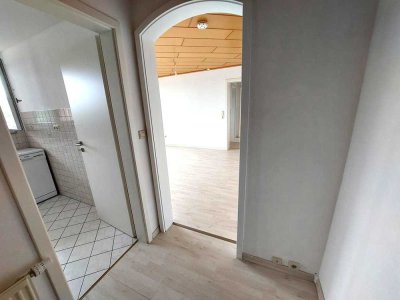 Frisch renovierte 2-Zimmer-Wohnung mit Balkon in Pforzheim AN EINE PERSON zu vermieten