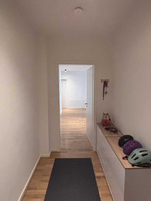 Elegante 4-Zimmer Wohnung mit Balkon im 1. OG in Leipzig Zentrum-West