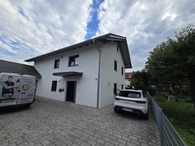 ... Moderne 3-Zimmer-Wohnung mit Westbalkon und Einzelgarage  ...