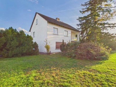 Großes Familienhaus auf 1.239 m² Parkgrundstück – ca. 185 m² Wfl., 3 Balkone, Terrasse & 2 Garagen