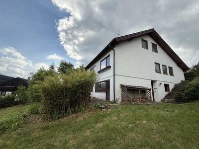 Familienidylle mit Komfort: Einfamilienhaus, Einliegerwohnung, Sauna und großem Garten