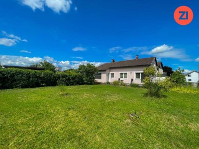 Traun: Einfamilienhaus mit Pool und großem Garten – auch für zwei Familien ausbaubar