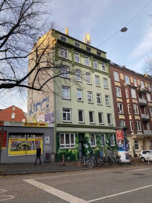 Helle 1-Zimmer-Wohnung mit Loggia in zentraler Lage. Ab 1.12.2025