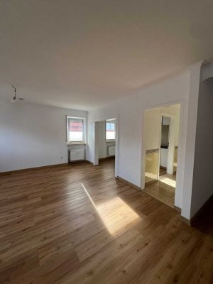 Erstbezug nach Sanierung / 2-ZKB in Alsheim