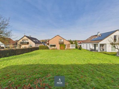 FELDRANDLAGE - Familientraum mit Gartengrundstück und 2 Garagen in Friolzheim