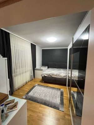Stilvolle, modernisierte 1,5-Zimmer-Wohnung mit EBK in Alsbach-Hähnlein