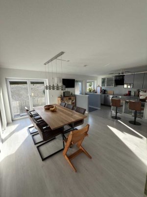 Moderne 4 Zimmer Souterrain Wohnung zu Vermieten