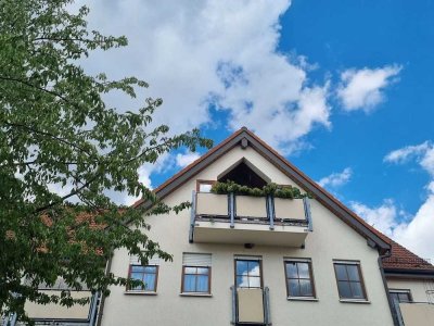 Freies Dachgeschoss – Ruhe pur, schnelle City-Anbindung & zwei Sonnenbalkone