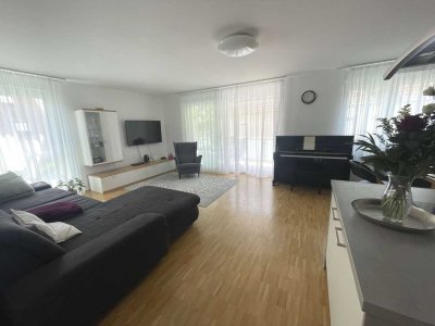 2017 neu erbaute 4 - Zimmerwohnung mit Balkon und Stellplatz