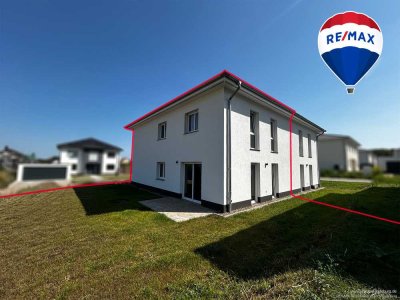 Neubau-Doppelhaushälfte mit durchdachtem Grundriss, Fußbodenheizung und großem Garten in Ottersleben