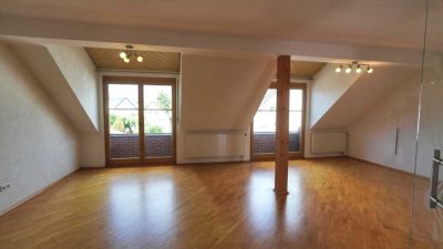 LICHTDURCHFLUTETE  UND  GROSSE  MAISONETTEWOHNUNG
