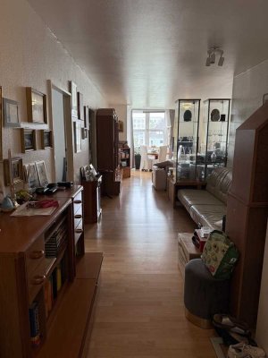 Großzügige 2‑Zimmer‑Wohnung mit 32 QM Wohn-/Essbereich, Balkon ins Grüne & Aufzug – barrierefrei