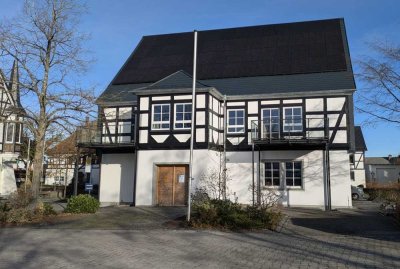 Hochwertig, komplett modernisiert: 3-Zimmer Wohnung mit 113 m² im Zentrum von Warstein-Hirschberg