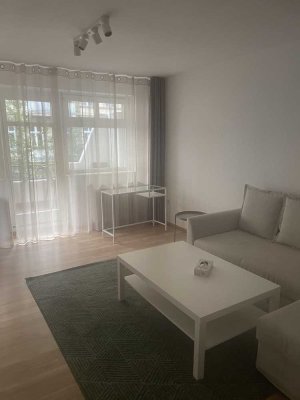 All-inclusive! Hochwertig möblierte Wohnung mit Einbauküche und Balkon/ Endpreis für 1300 €