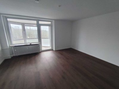 Schöne 3 Zimmer Wohnung mit Balkon