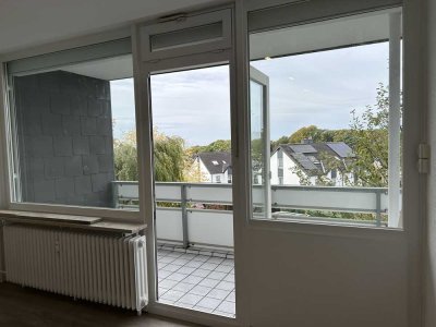 Hervorragende 3-Zimmer Wohnung im 2. OG mit Balkon in Solingen-Gräfrath