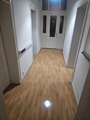 Praktische 4ZKB Wohnung in zentraler Lage - WG geeignet