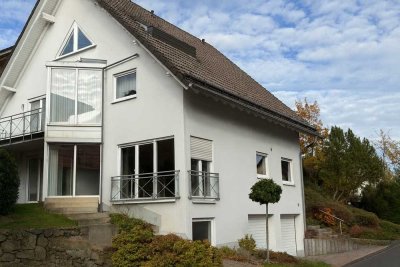 Großzügige 4-Zimmer Maisonette-Wohnung mit Balkon in Siegen