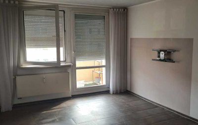 Freundliche 4-Zimmer-Wohnung mit Einbauküche in Werdau