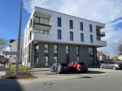 Großartig: Neubauwohnung mit EBK, Aufzug, Balkon & TG-Stellplatz