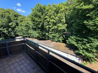 Gut aufgetelte 3,5 Zimmerwohnung mit Balkon