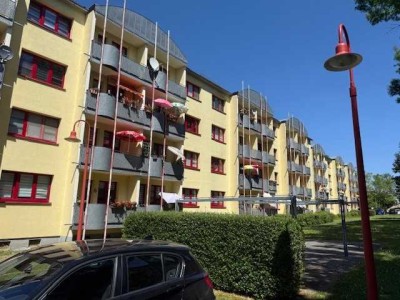 Schöne 3-Raumwohnung in ruhiger gepflegter Wohnanlage mit viel Grün, nahe der Friederiken Therme