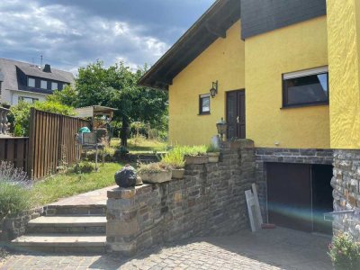 Großzügiges Einfamilienhaus provisionsfrei zu verkaufen in 56332 Oberfell