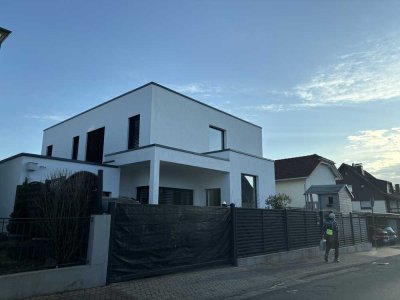Exklusive 9-Zimmer Villa in Bad Vilbel mit Einliegerwohnung