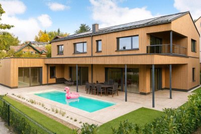 Exquisite Neubau-Luxusvilla mit Seeblick und Pool / Provisionsfrei