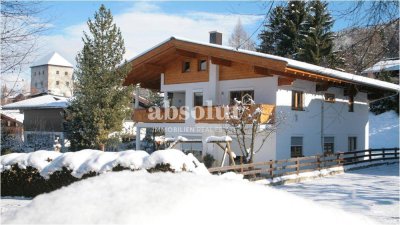 Renoviertes Mehrfamilienhaus in Kaprun: Zentral, sonnig, mit Garten & ausreichend Parkplätzen!