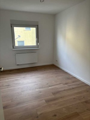 Erstbezug nach Sanierung: Geschmackvolle 2 ZKB Wohnung  in Braubach Nord zu vermieten