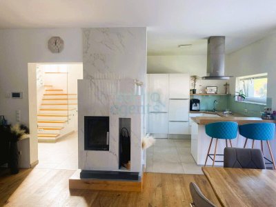 Modernes Einfamilienhaus mit Pool, großer Terrasse &amp; hochwertiger Wohnatmosphäre in Top Lage