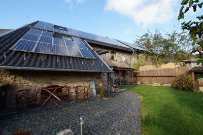 Denkmalgeschützer Winkelhof mit zwei Wohnungen