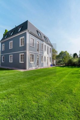 Eleganz in Lichterfelde – Klassische Stadtvilla mit Gartenidylle in diskreter Premiumlage