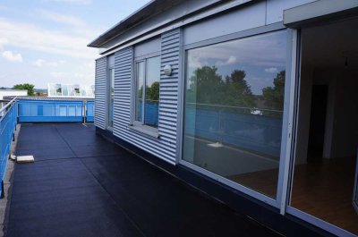 3-ZIMMER WOHNUNG MIT GROSSE DACHTERRASSE (5-Geh min zur S-Bahn S2)