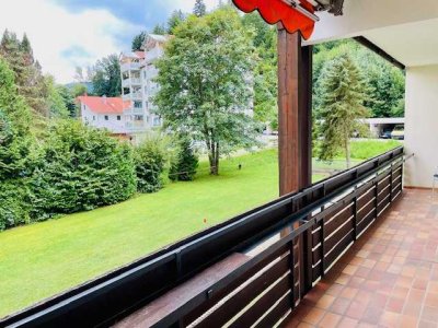 Exklusive, vollst. renovierte 2-Raum-Wohnung mit geh. Innenausstattung mit Balkon und EBK