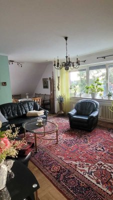 Wohnung mit komplett ausgebautem Dachgeschoss provisionsfrei