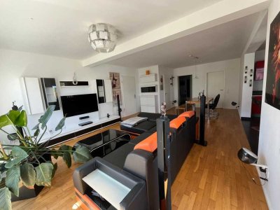 Ehrenfeld - Bickendorf  Stilvolle offen 2-Zimmer-Wohnung mit gehobener Innenausstattung möbliert