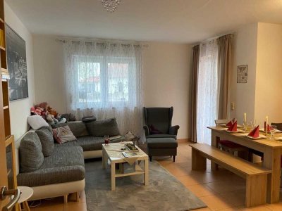3-Zimmer-Wohnung mit EBK, große Terrasse